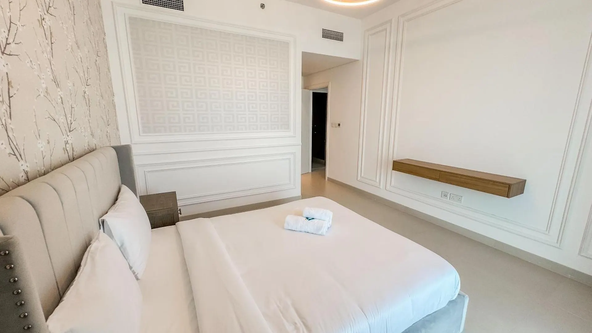 Like Home - 5306 Modern Two-Bedroom Apartment Overlooking The Creek Dubai