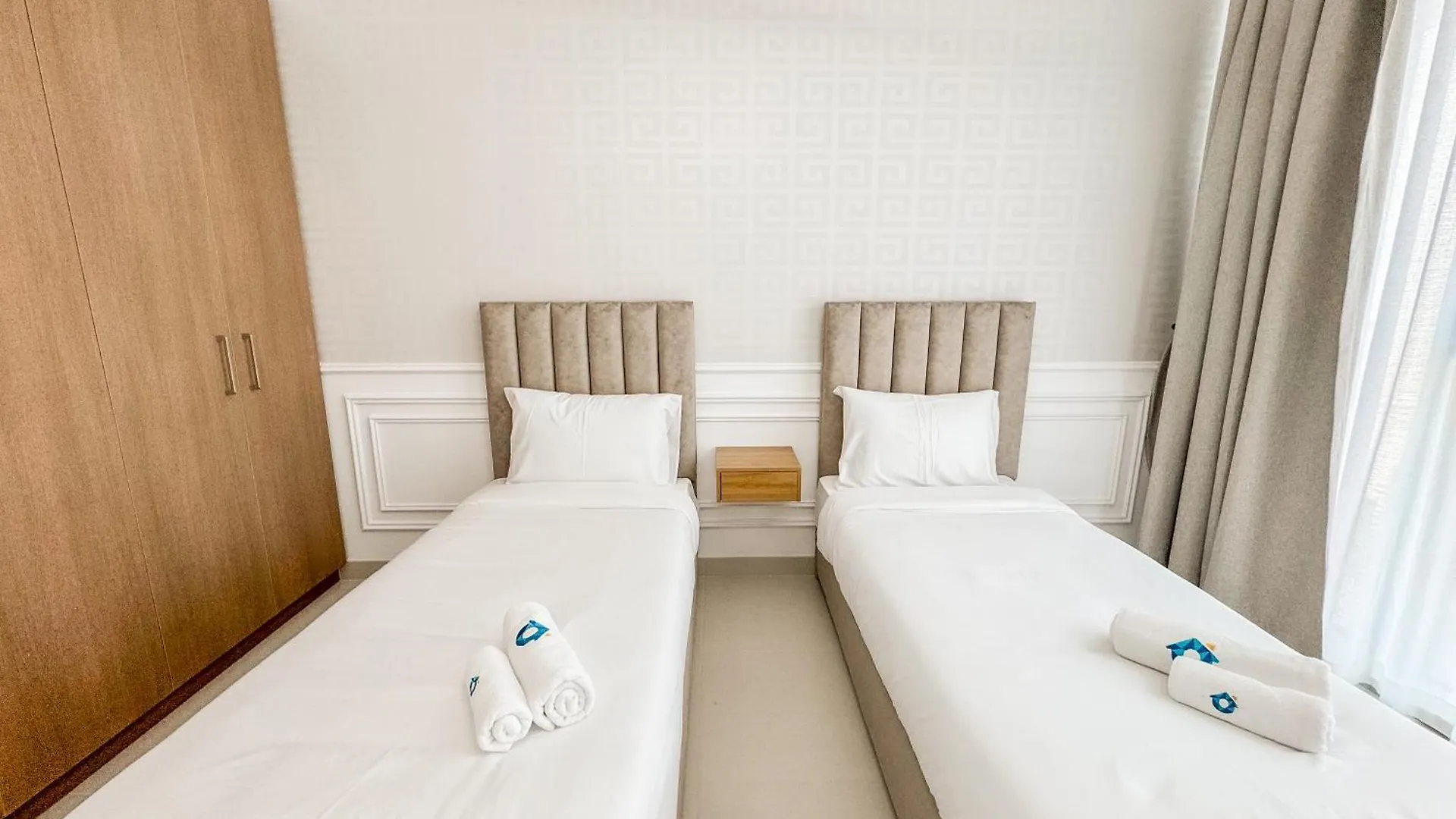 Like Home - 5306 Modern Two-Bedroom Apartment Overlooking The Creek Dubai United Arab Emirates