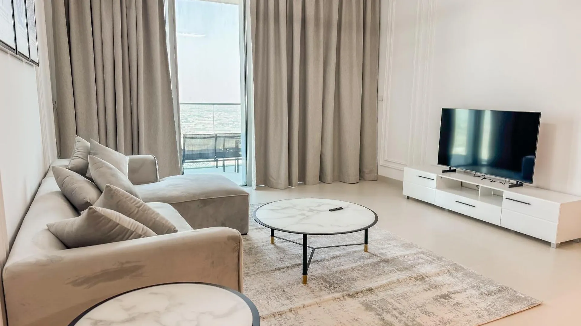 Like Home - 5306 Modern Two-Bedroom Apartment Overlooking The Creek Dubai United Arab Emirates