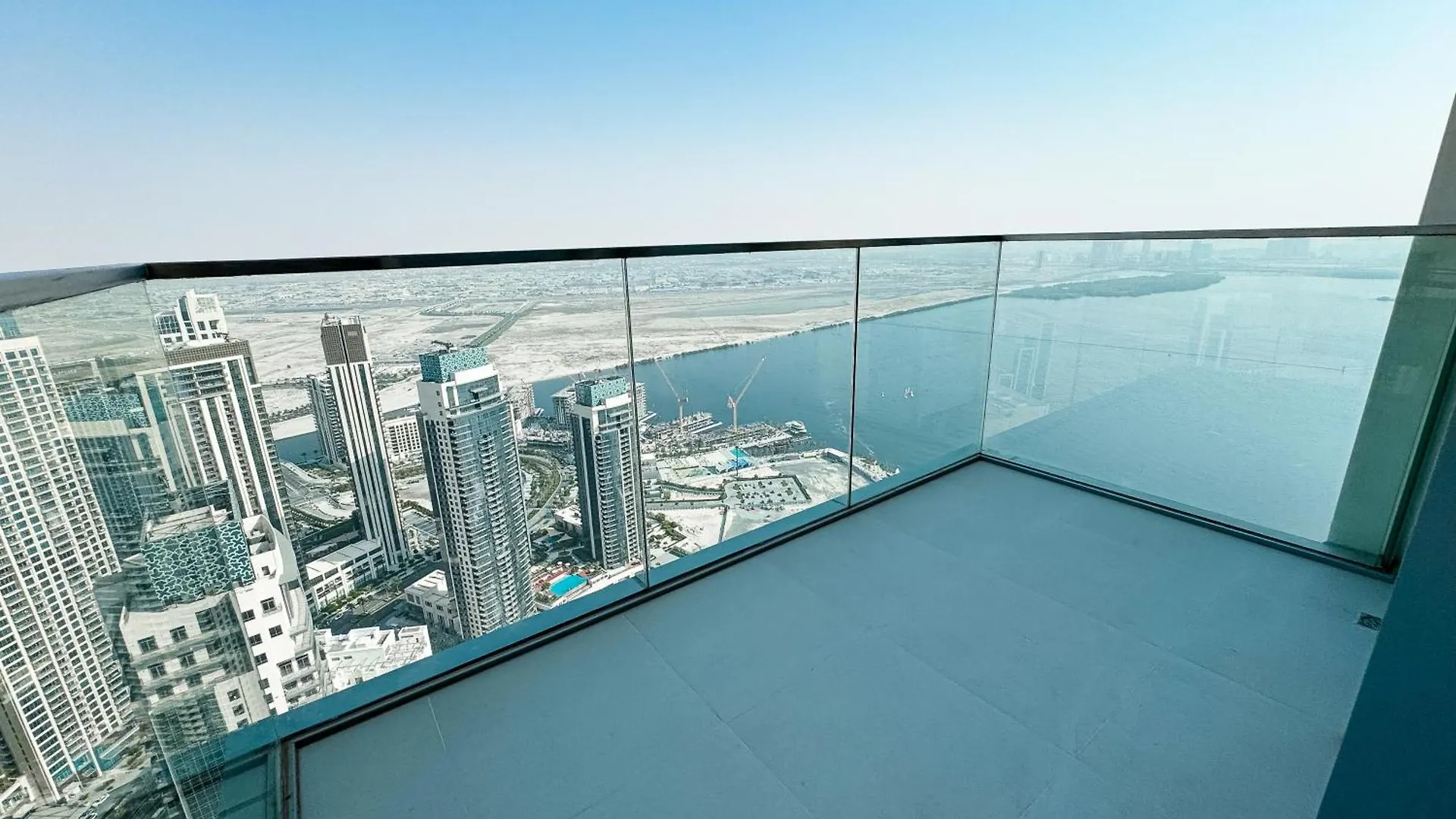 Like Home - 5306 Modern Two-Bedroom Apartment Overlooking The Creek Dubai