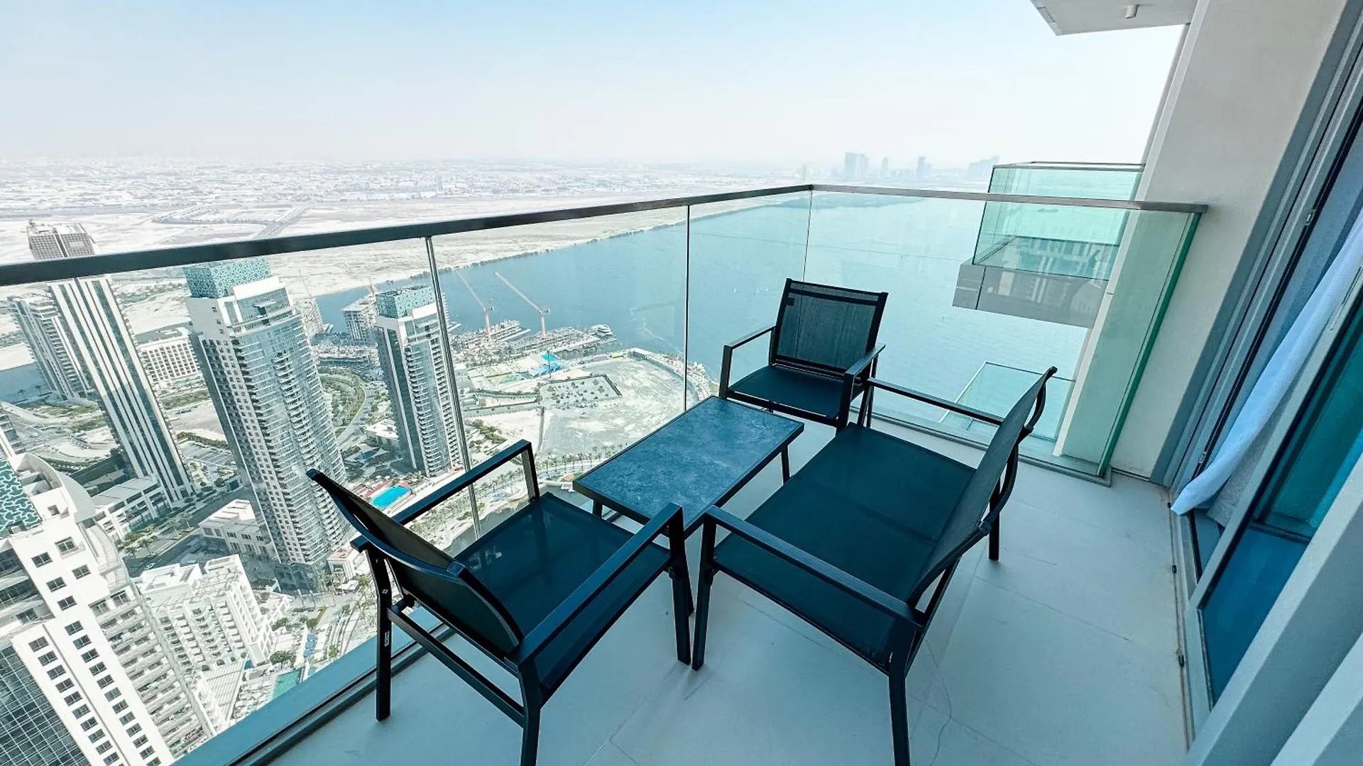 Like Home - 5306 Modern Two-Bedroom Apartment Overlooking The Creek Dubai United Arab Emirates
