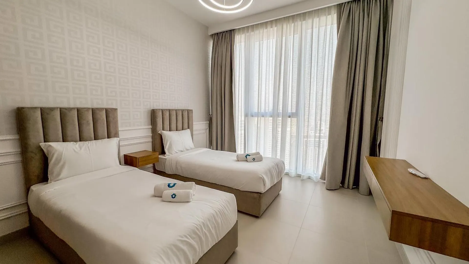 Like Home - 5306 Modern Two-Bedroom Apartment Overlooking The Creek Dubai