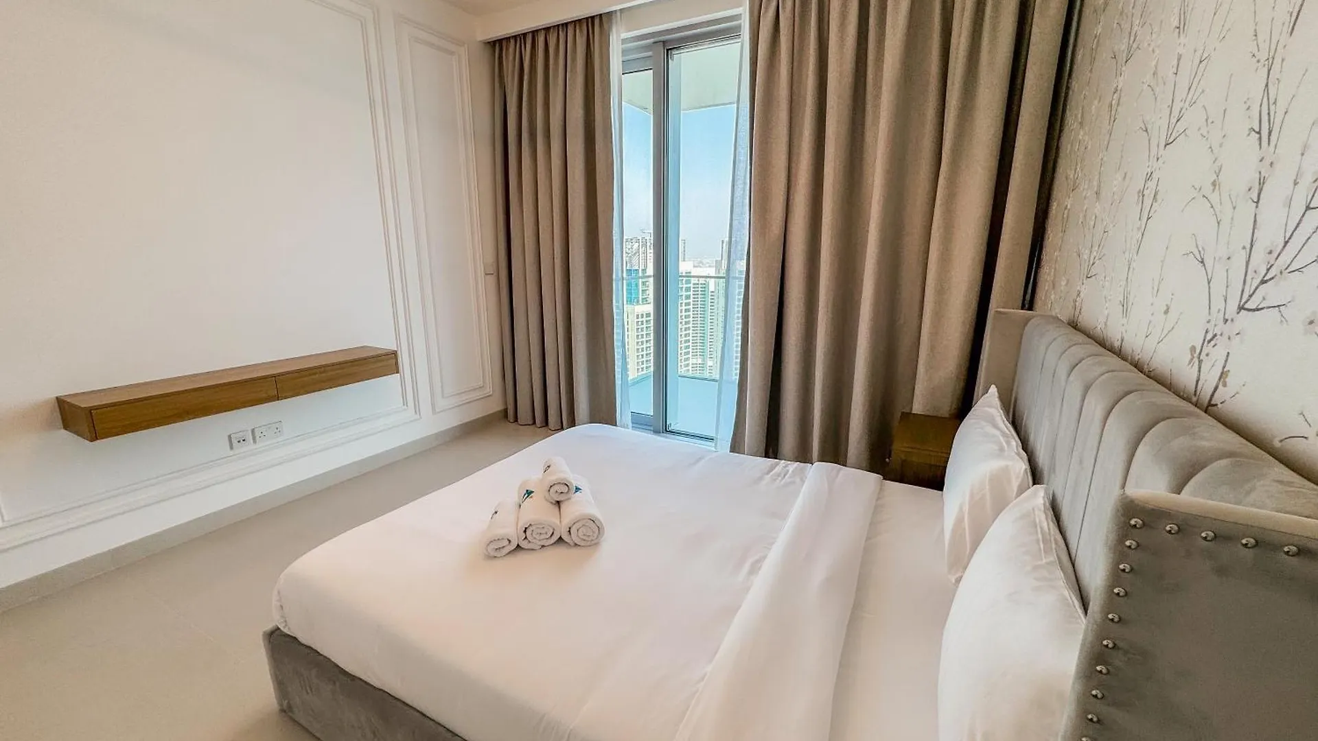 Like Home - 5306 Modern Two-Bedroom Apartment Overlooking The Creek Dubai United Arab Emirates